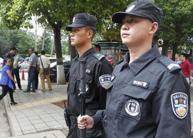 辅警迎来"好消息",首年的年薪达15万,冲破"转编制"难的围墙