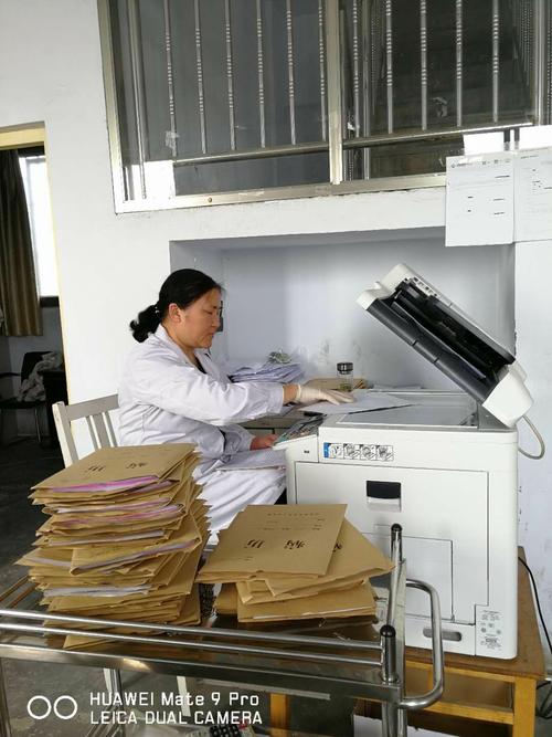 我院病案室辛苦工作中.