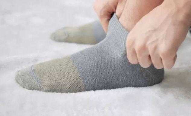 有脚臭的人为什么天天洗脚换袜子还臭脚