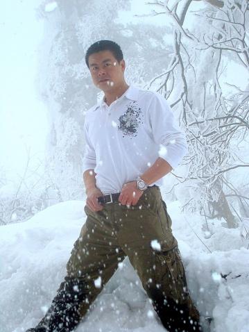 【引用】网上真实的中年帅哥(真的很帅)!