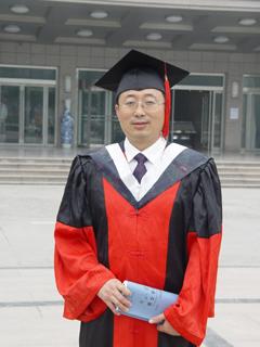 以优秀毕业生的身份被山东省实验中学选中