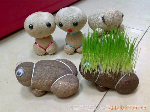 款式多样的草娃娃 动物类形状 可爱 草头娃娃,***产品 2元礼品