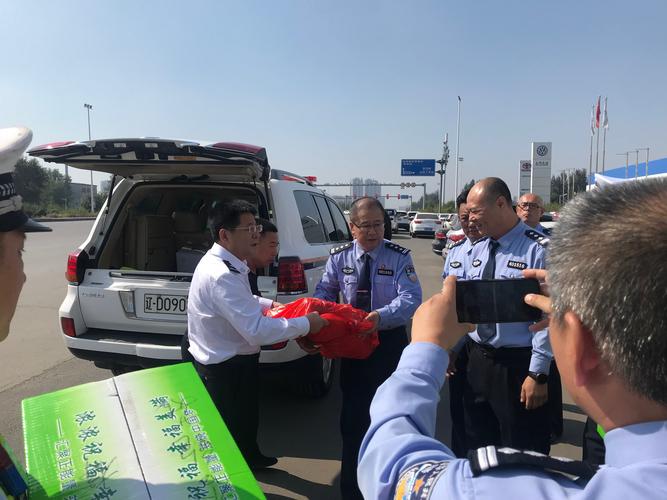 交管局局长夏双杰走访慰问国庆安保一线交通民警,辅警