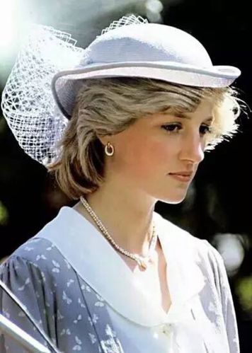 英国戴安娜王妃一生中最悲痛的几个瞬间,张张都触动人