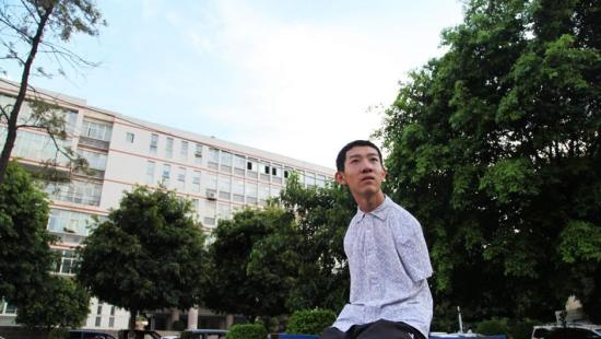【导语】:四川攀枝花无臂考生彭超在2015年高考考出603分的高分,足足