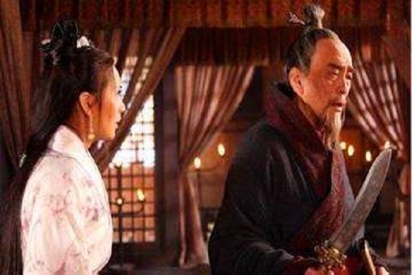 王允把貂蝉放在太师椅上 貂蝉是王允的什么人 王允在