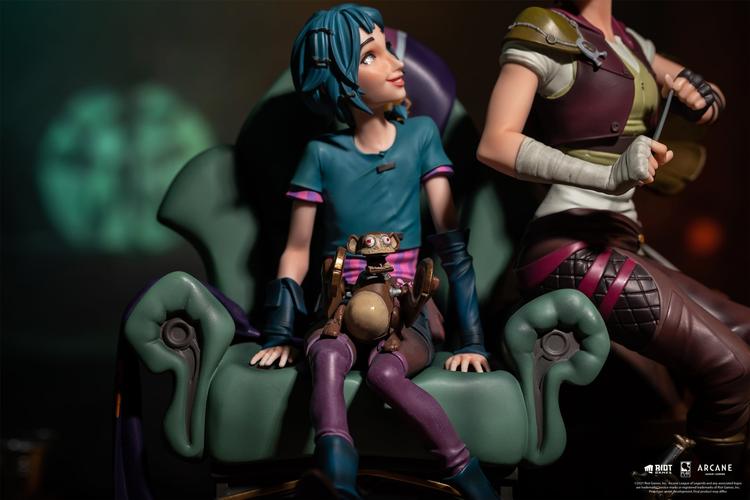 新闻资讯pureartsxriotgames英雄联盟双城之战蔚与金克丝16雕像现货