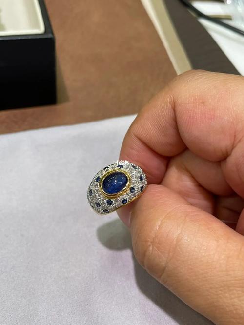 蓝宝石素面戒指 皇家蓝颜色
