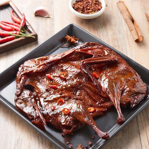 酱板鸭湖南特产猛辣香辣板鸭正宗常德益阳整只风干鸭零食小吃多选