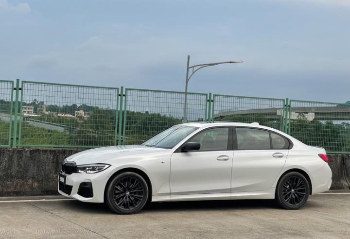 进口宝马3系和华晨宝马3系区别 宝马3系办下来多少钱