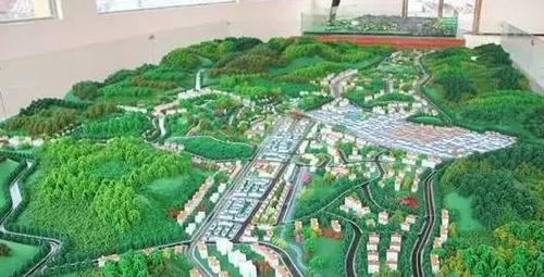 6月14日,奉节县兴隆镇旅游新城规划展示厅沙盘已建成并投入使用,目前