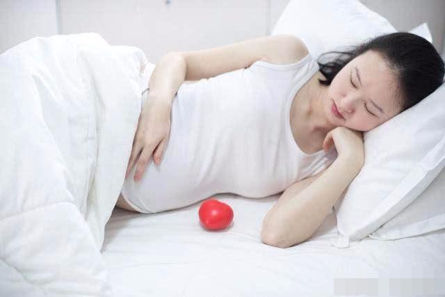 怀孕后这3个部位开始变黑,孕妈别担心,说明胎儿正在健康发育!