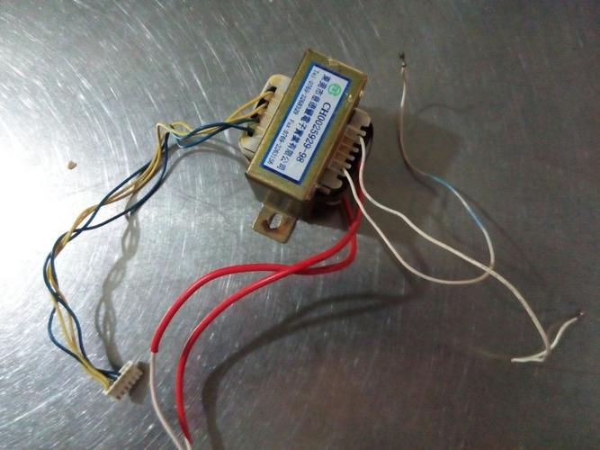 这个变压器怎么看输出正负极