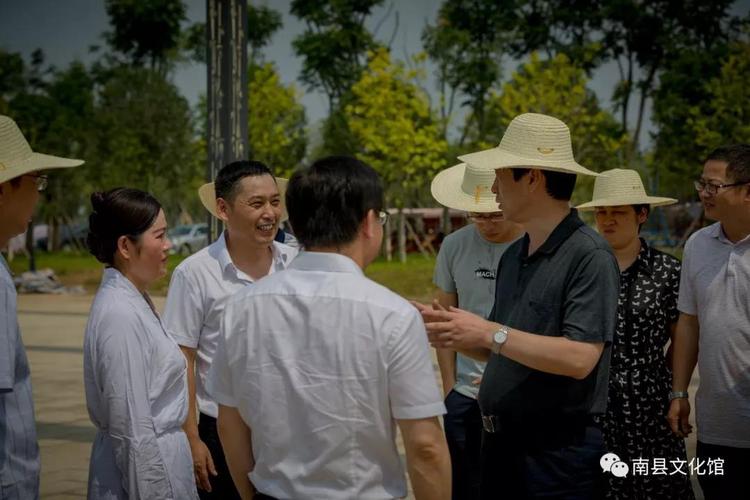 调研南县周春桃花鼓戏剧团—— 与著名民间艺术家周春桃,卜盛军交谈