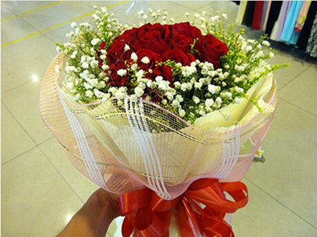 哪里能买到鲜花花束礼盒 19朵精品粉玫瑰