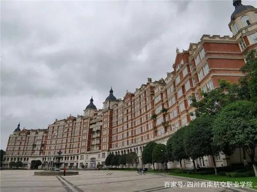四川西南航空职业学院成为金堂最大的抗洪救灾临时