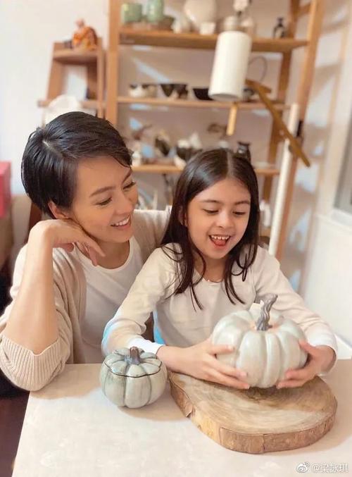 funfun而谈拜托了梁咏琪别开暂别乐坛的玩笑