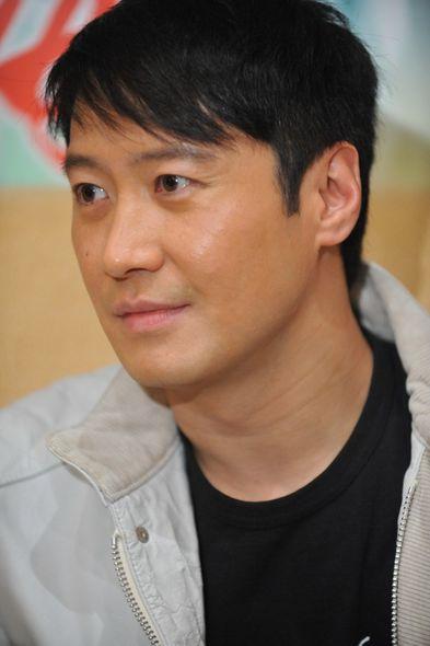 从出道至今,黎明很少改变发型.