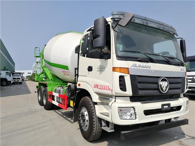 商丘重汽***6方搅拌车