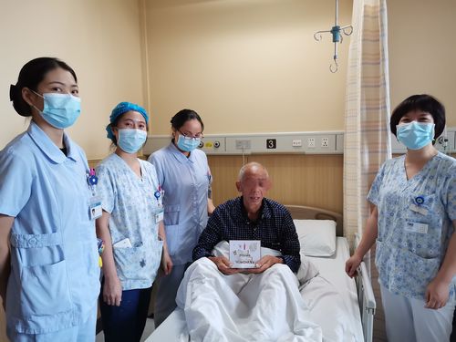 患者人文关怀～生日病房过,情暖患者心