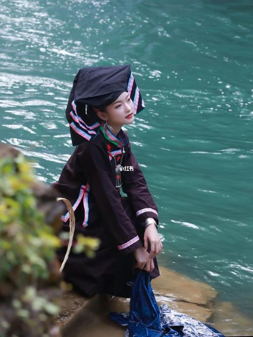 黑衣壮| 至今最为传统,最具特点的壮族服饰_服饰_发带