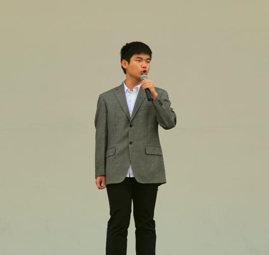 周晨曦同学演讲