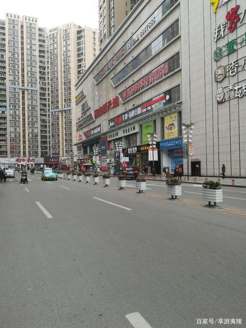 宜昌cbd购物中心人头攒动,比万达广场热闹