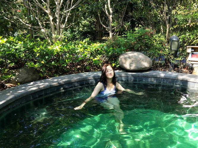 月亮湾的温泉泡一泡!