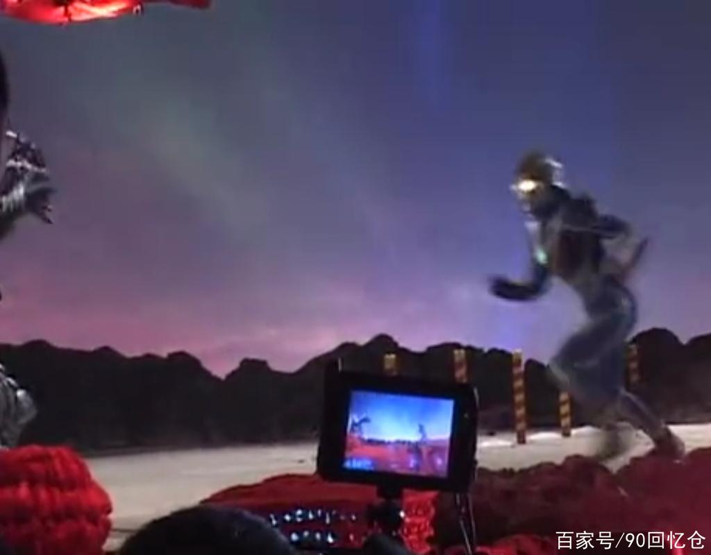 「特摄篇」毁童年向!"奥特裂裆"大合集!