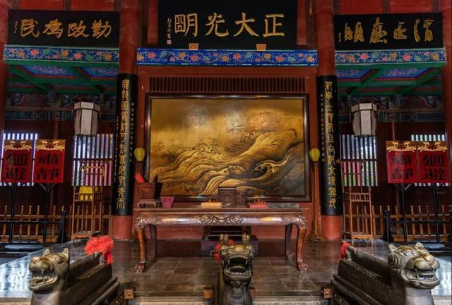 开封府的公堂(摄影孤城) ▼