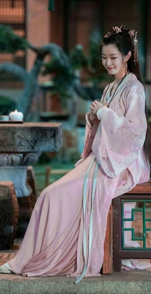 宋轶古装旗袍秀,风情万种