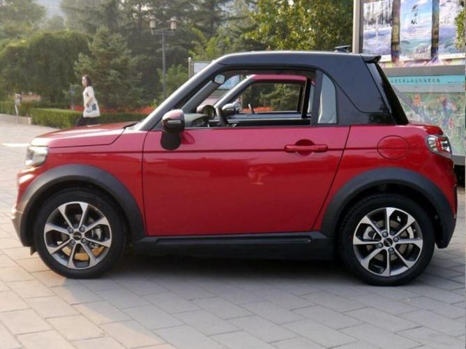 北汽新能源lite纯电动汽车,据说回头率秒杀bba