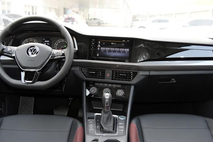 外观内饰升级,换装悬浮式中控屏,一汽-大众新款宝来实车曝光