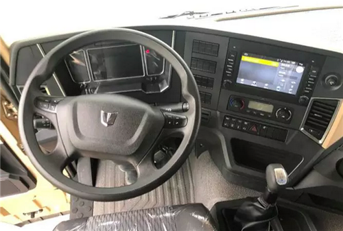 中集联合卡车u 车型内饰