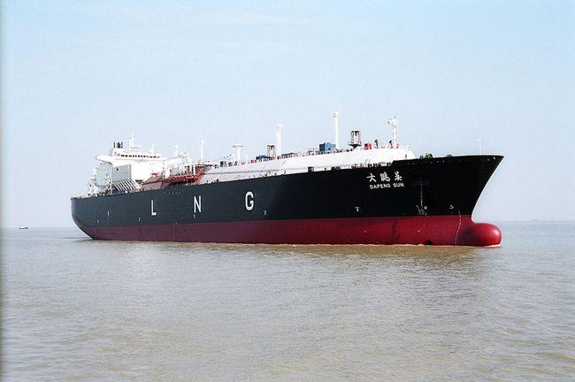 中国造出世界最大的新型动力船,深受法国好评,比航母还长60米