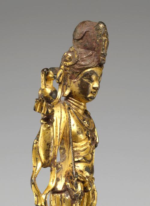 流失美国的唐代青铜鎏金佛像:观音菩萨立像