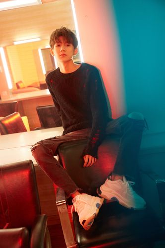 简介:王源我想和你唱高清剧照图片,分享一组王源图片给大家,图中的