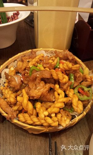 一篮麻花孜然脆骨