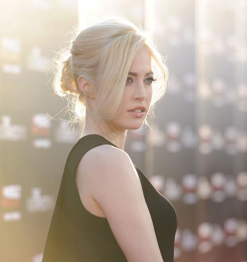 hot tv babe every week:charlotte sullivan