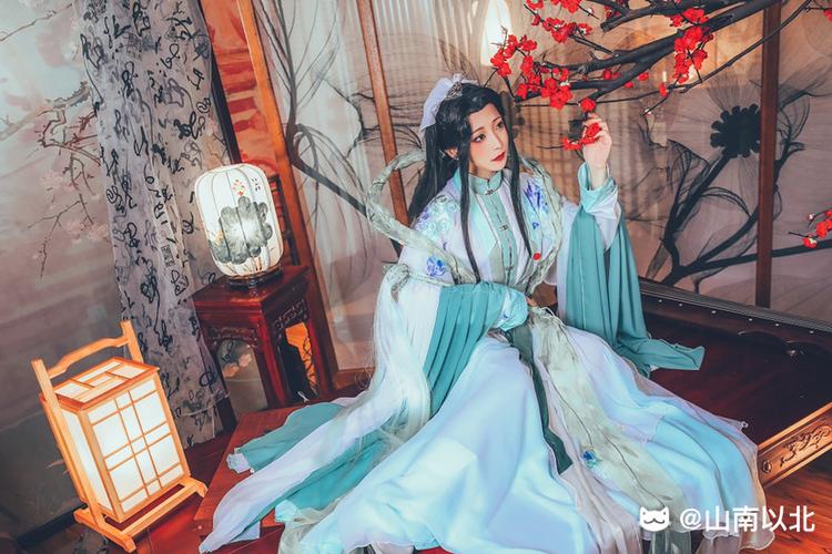 喵特cos 天官赐福 风师青玄