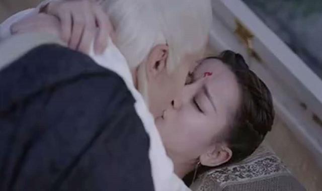 三生三世枕上书:凤九帝君圆房,做紫薯饼超浪漫,白滚滚真身出现