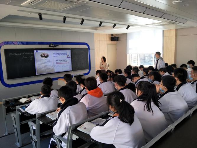 最后,叶副校长从学科角度,就教师的课堂角色,学生的主体地位,课堂教学