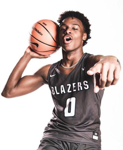 王位继承人!詹姆斯晒大儿子扣篮照,布朗尼或弥补超级星二代空白