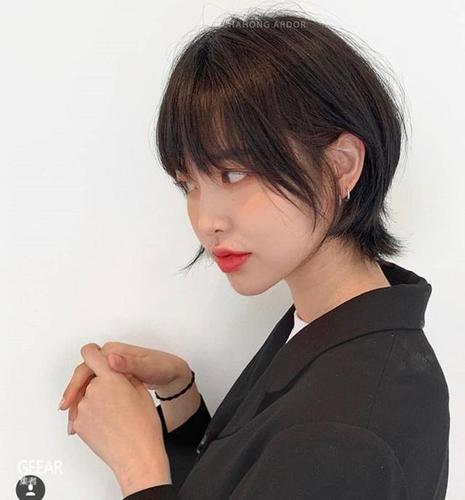 掌握层次感短发变化更多:给你韩国女生现在大热的短发灵感!