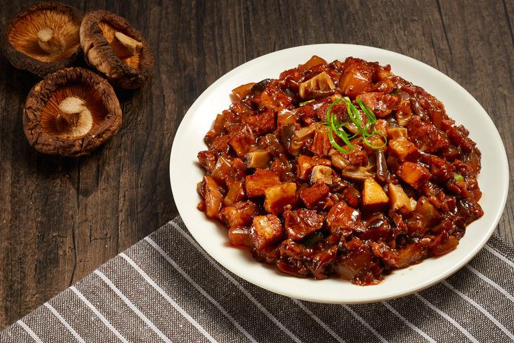 【新成】台式卤肉非冷冻快餐调料理餐包微波速食方便菜肴包200g
