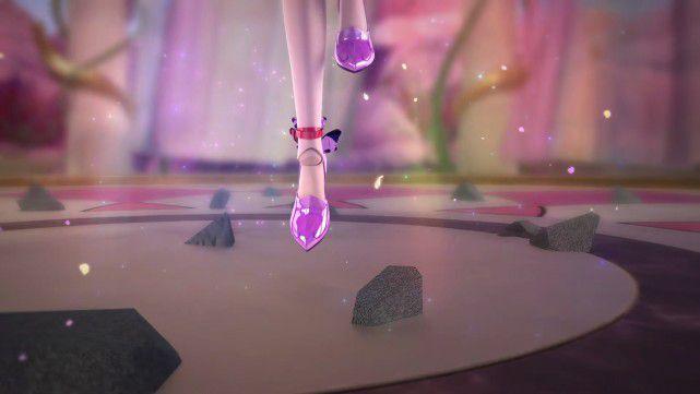 叶罗丽:灵公主和时希公主两人的鞋子都高贵,衬托她们的气质