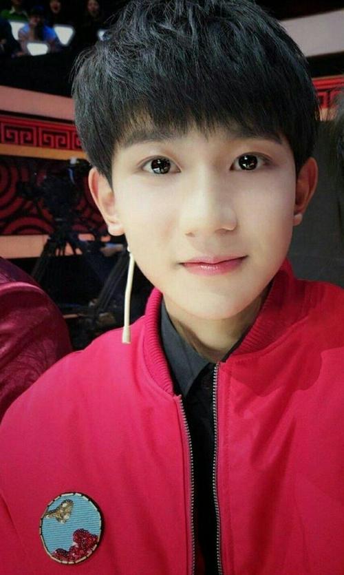 王源有哪些让你惊艳到的照片?