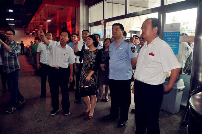 北京市食药局党组成员,副局长刘卫东