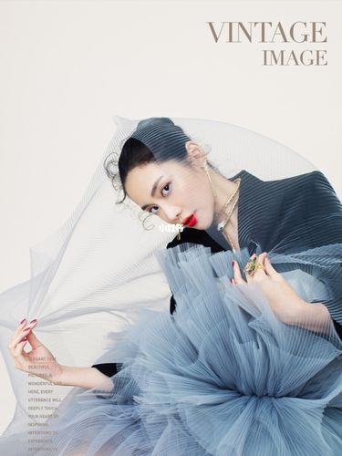 写真照风格推荐 攻气十足上演"眼神杀"_写真_复古_摄影_杂志_时尚_无