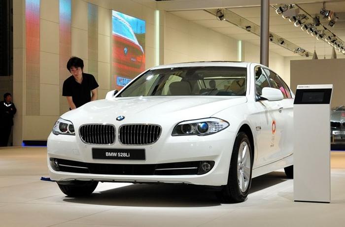 p>2012款宝马5系 523li  a href="#">领先 /a>型是2012年上市的三厢车
